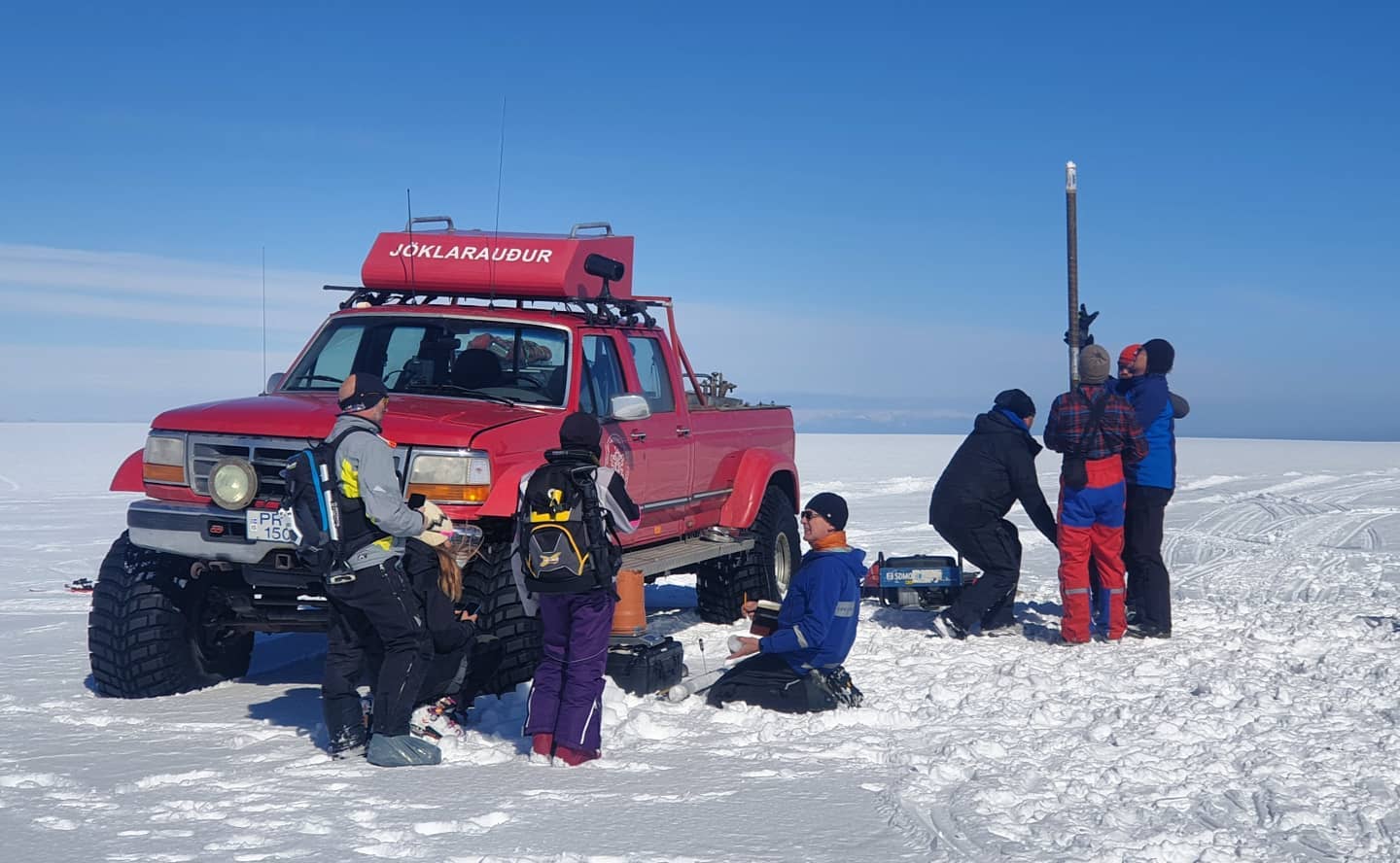 Team of 24 depart for spring fieldwork